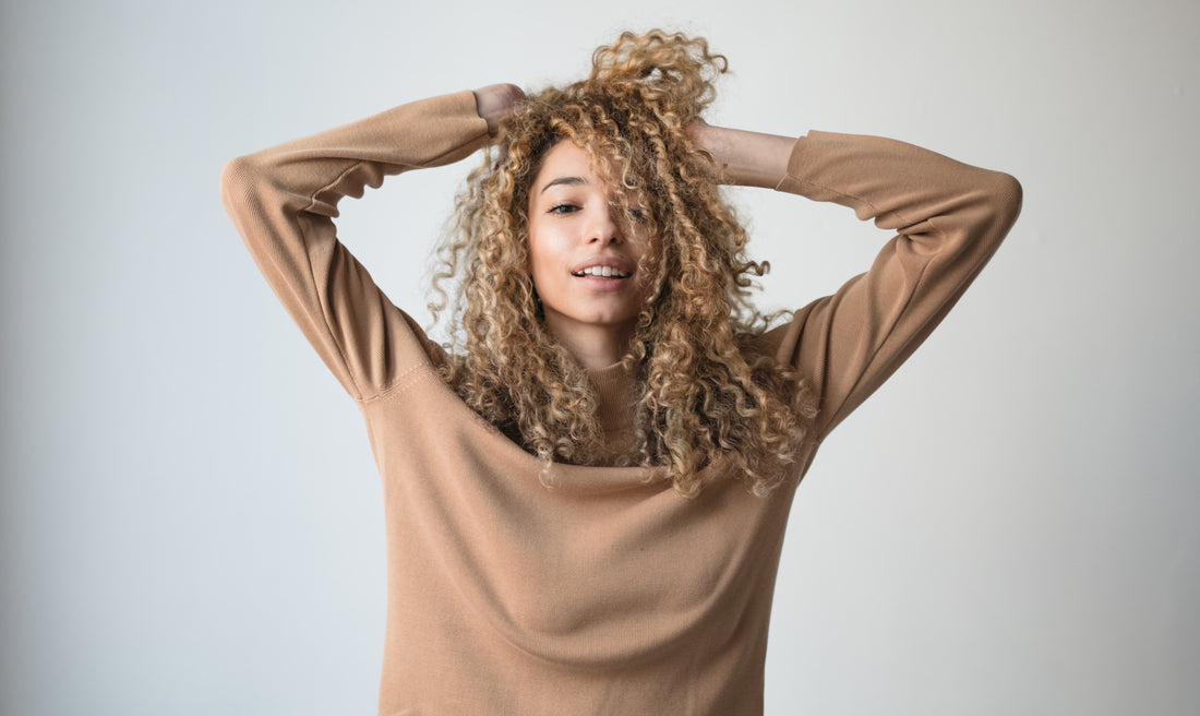 How to Get and Maintain Frizz-Free Curls